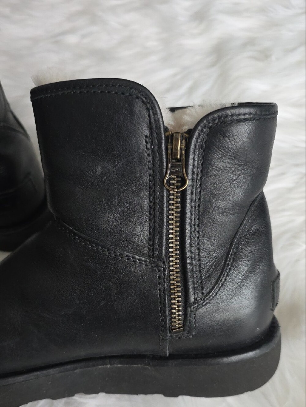 Ugg Black Women's Shearling-Lined Leather Ankle Boots - Picture 3 of 5